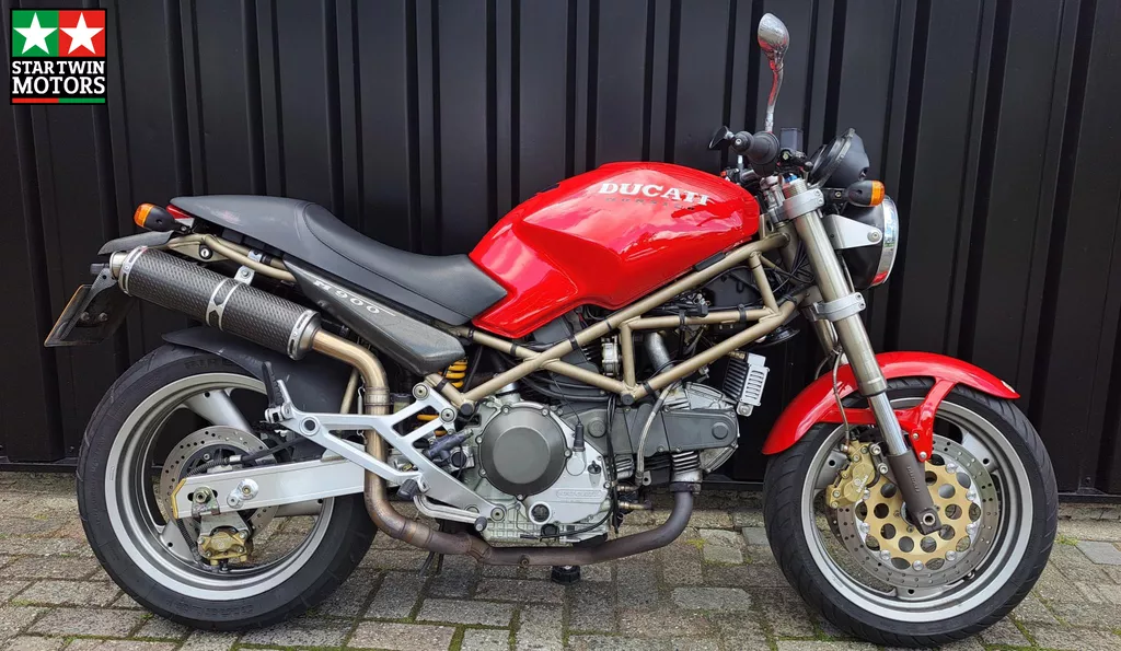 Ducati Monster 900