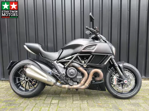 Ducati Diavel Dark