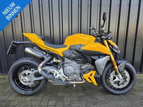 Ducati Streetfighter V2S Yellow