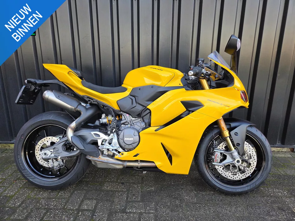 Ducati Panigale V2S Yellow