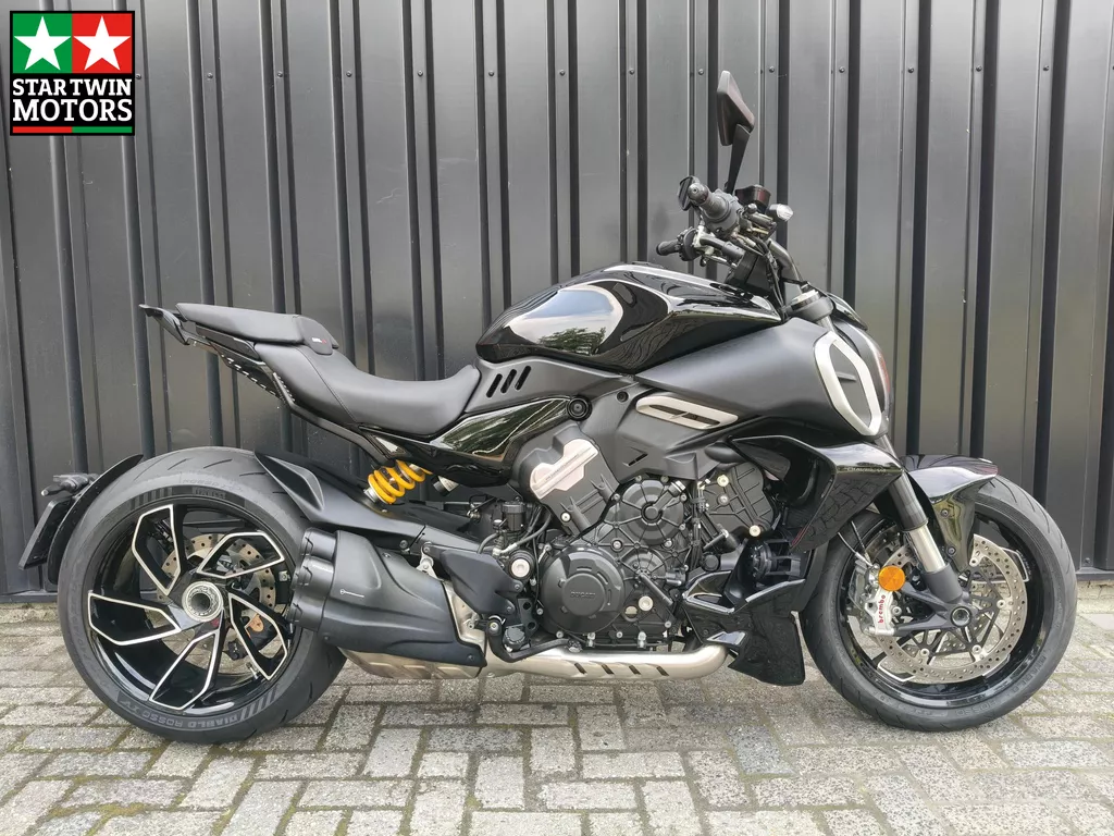 Ducati Diavel V4