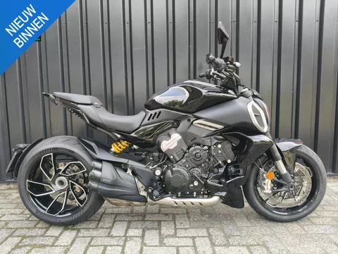 Ducati Diavel V4