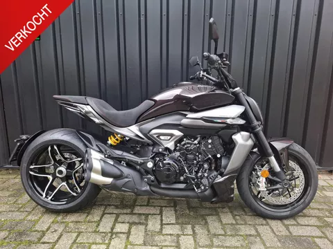Ducati XDiavel V4