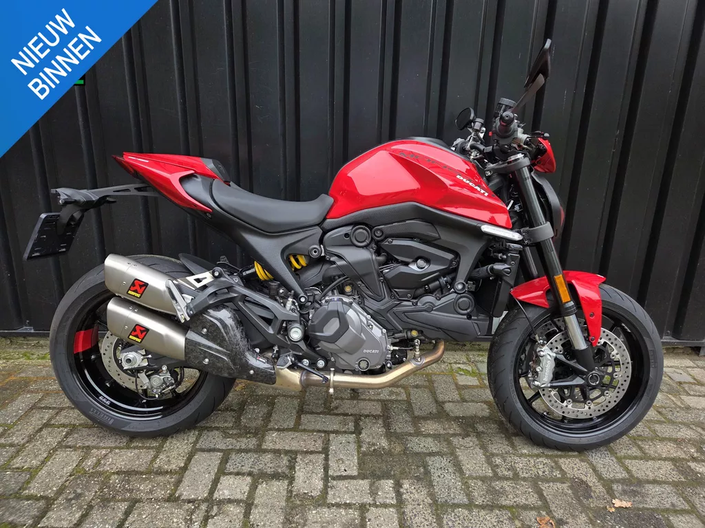Ducati Monster + Akrapovic