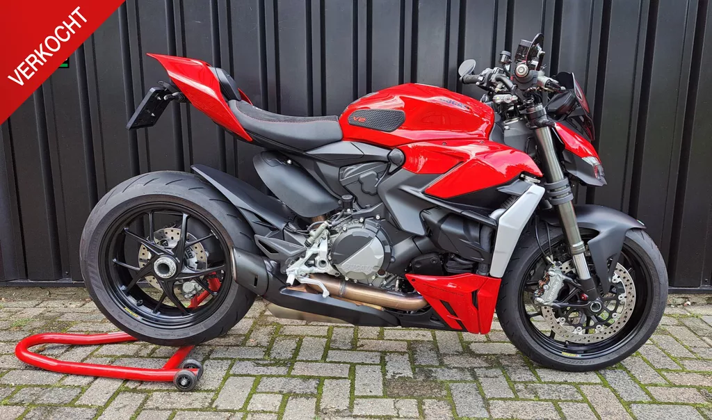 Ducati Streetfighter V2